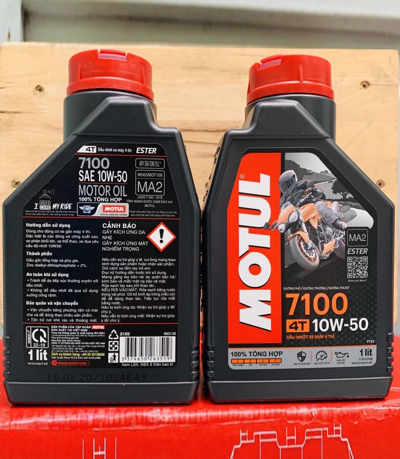 Nhớt Motul 7100 4T 10W50